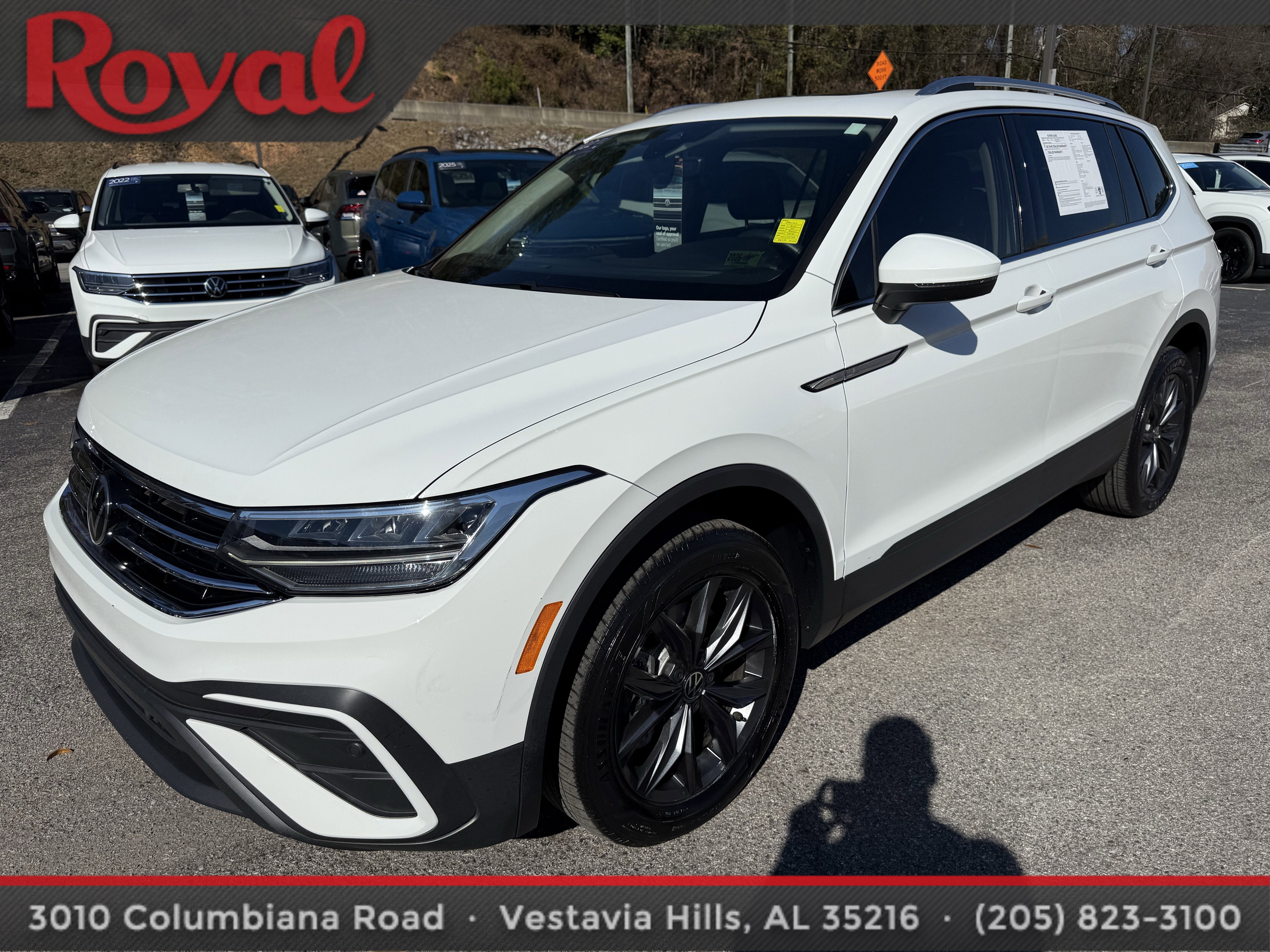 Certified 2022 Volkswagen Tiguan SE w/ Panoramic Sunroof Package image 1