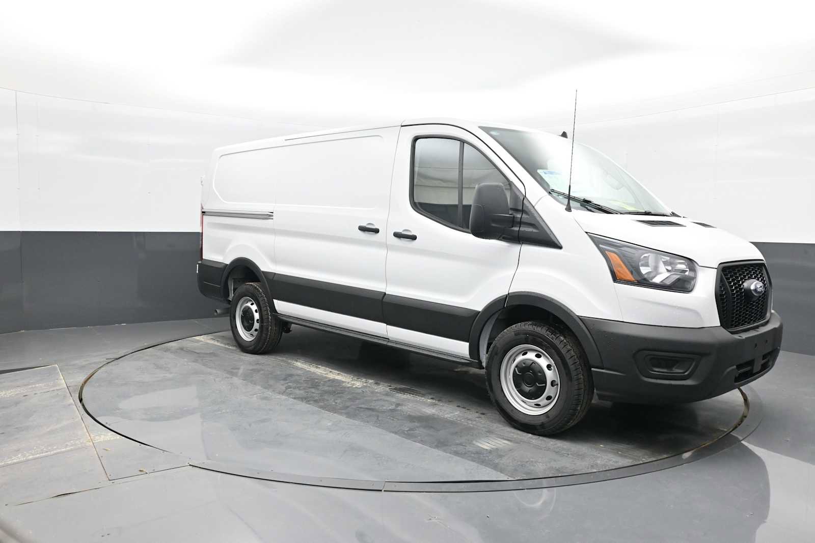 New 2024 Ford Transit 250 148 Medium Roof image 1