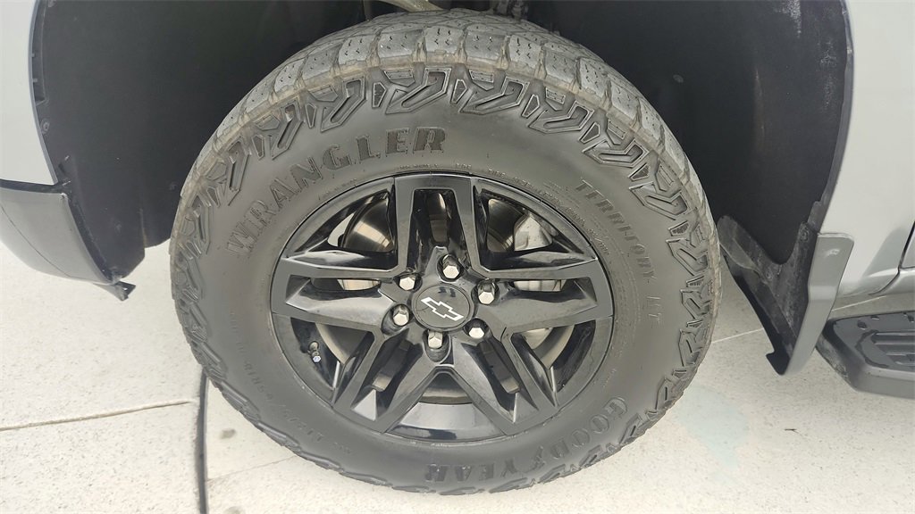 Used 2024 Chevrolet Silverado 1500 Custom Trail Boss w/ LPO, Dark Essentials Package image 29