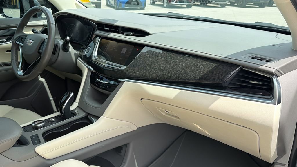 Used 2021 Cadillac XT6 Premium Luxury image 35