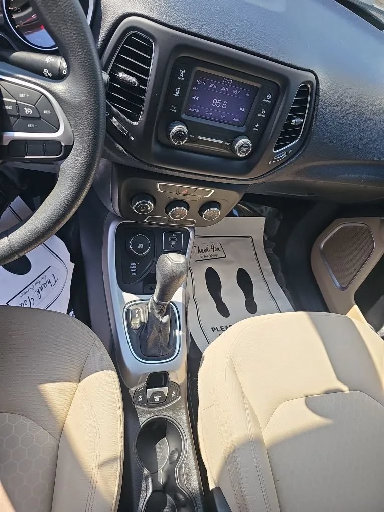 Used 2018 Jeep Compass Sport AWD/4WD image 13
