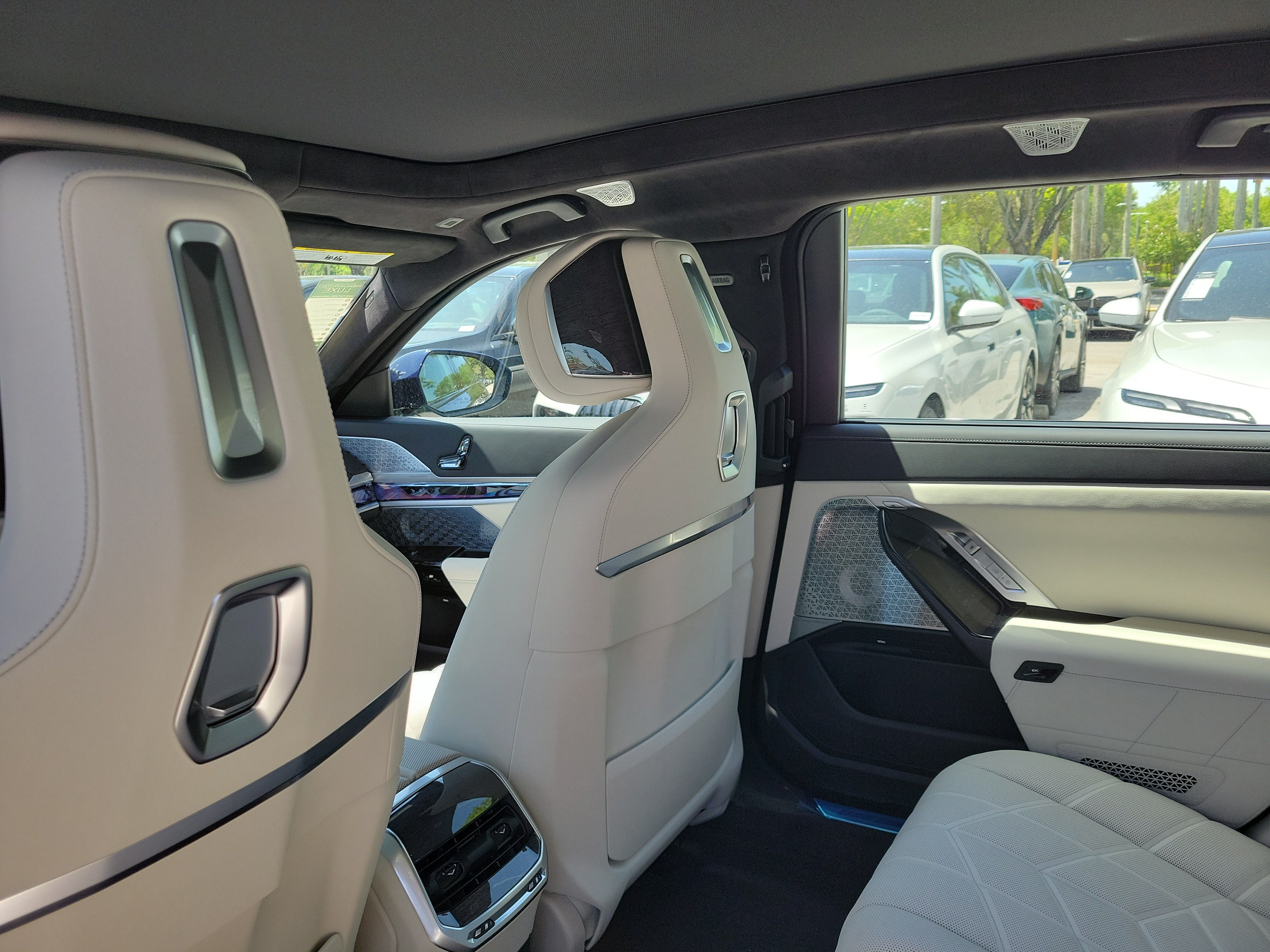 New 2026 BMW 760i xDrive w/ Executive Package AWD/4WD image 9