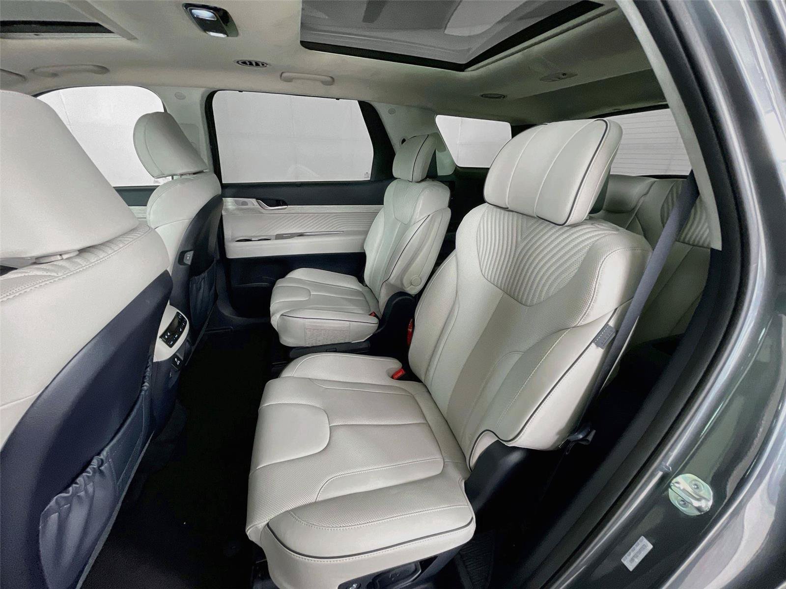 Used 2025 Hyundai Palisade Calligraphy AWD/4WD image 29