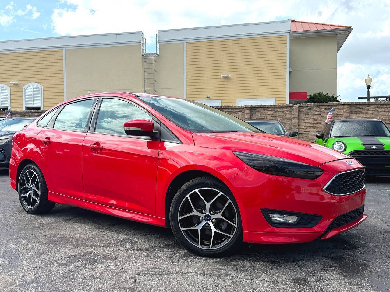 Used 2015 Ford Focus SE w/ SE Ecoboost Package FWD image 6