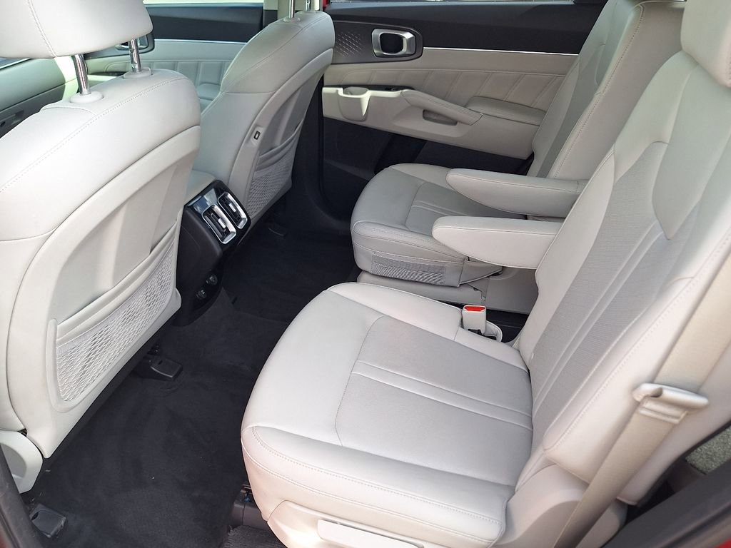 Used 2023 Kia Sorento SX image 11