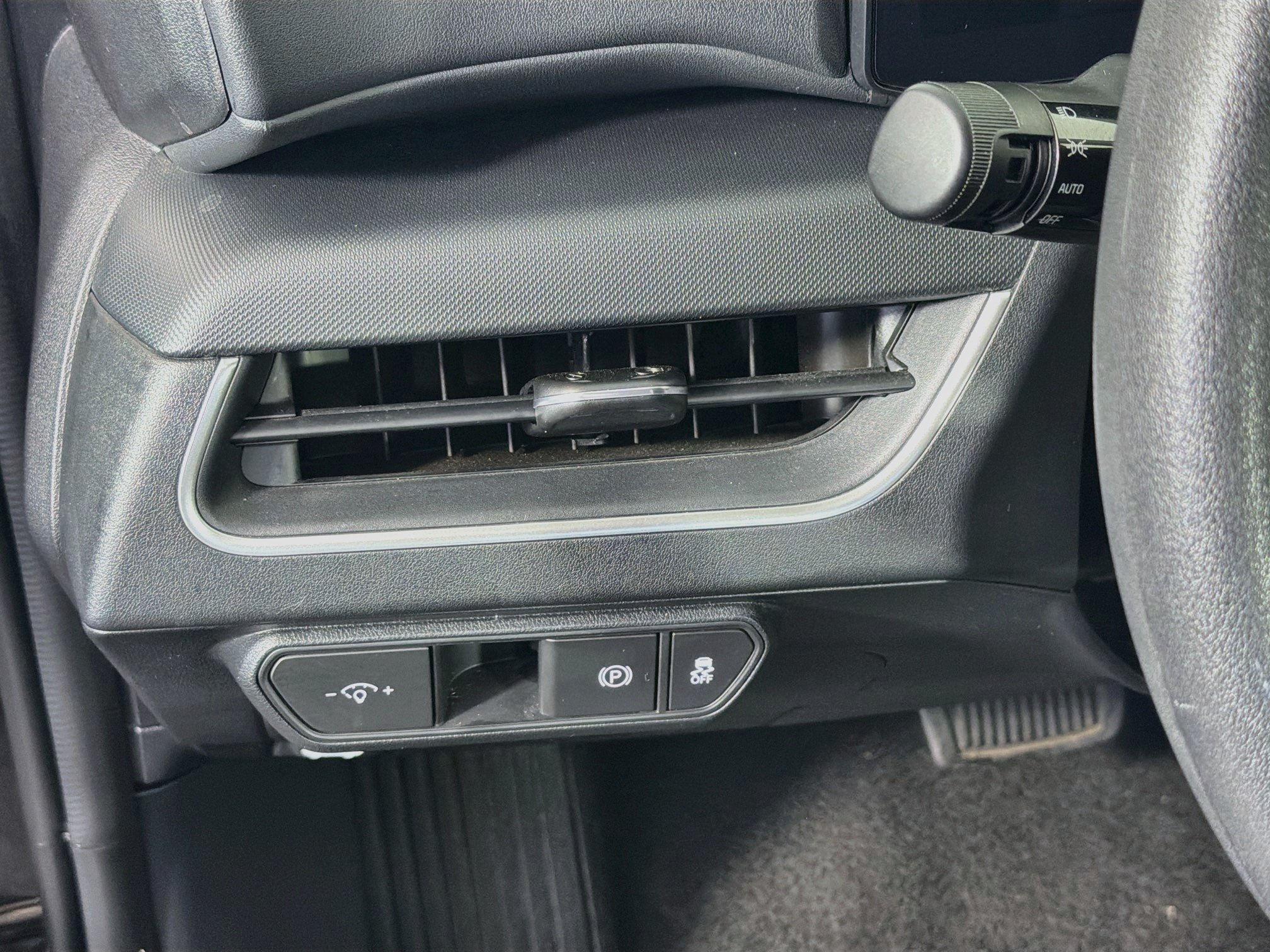 Used 2025 Kia K4 FWD image 17
