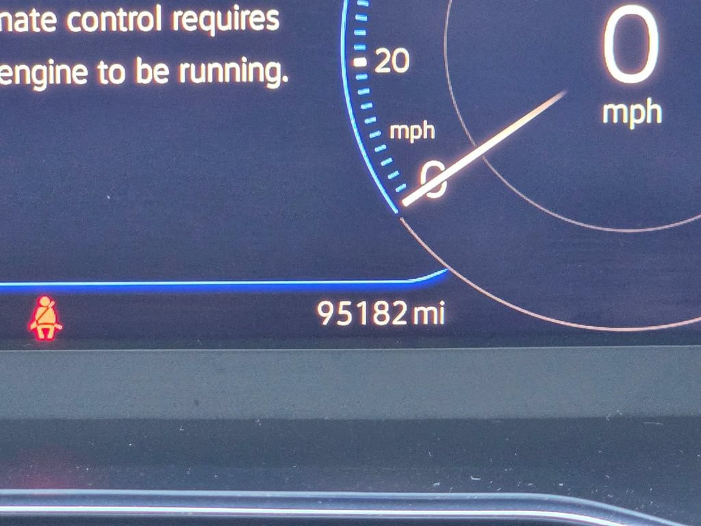 Used 2019 Volkswagen Jetta SEL w/ Cold Weather Package FWD image 31