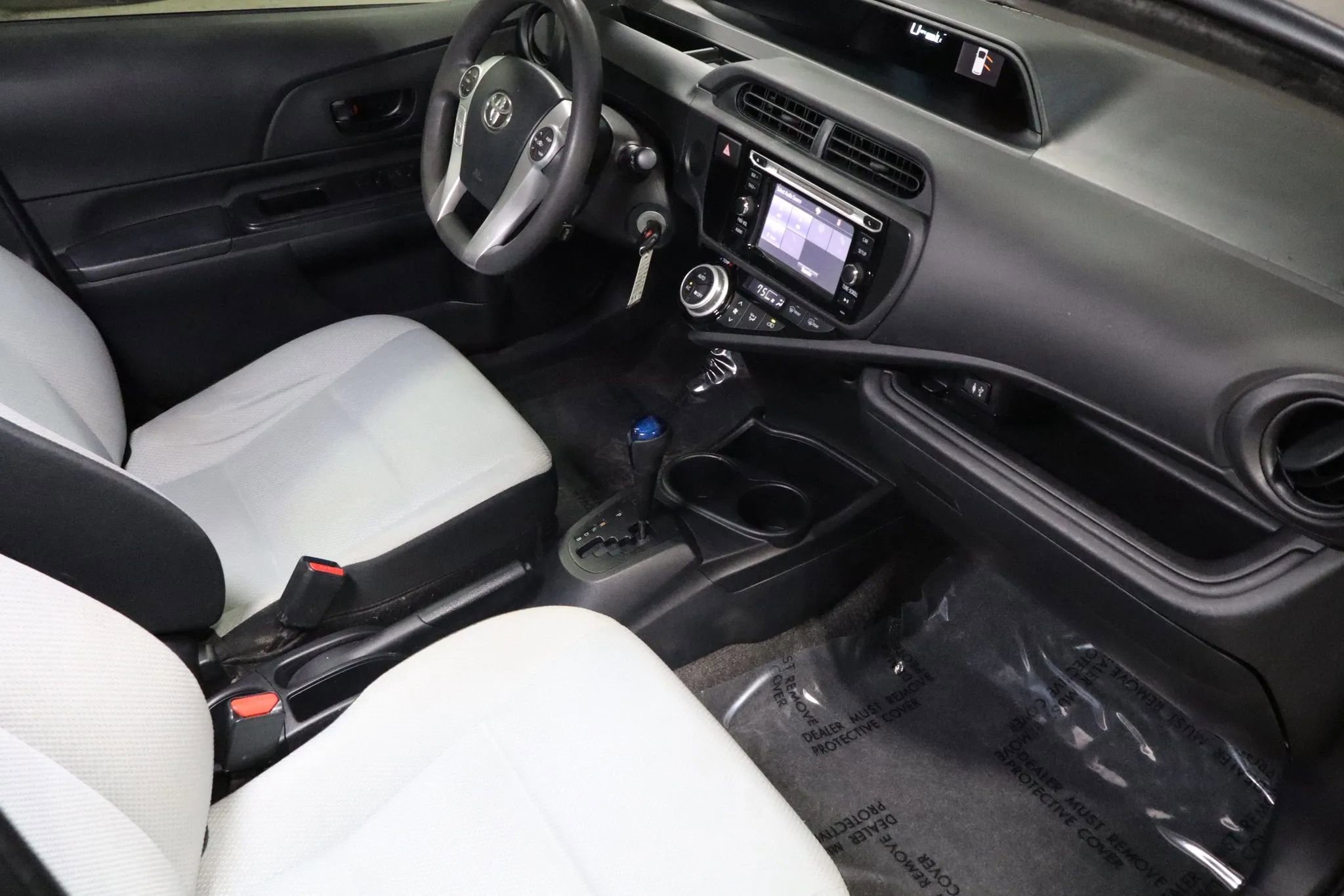 Used 2015 Toyota Prius C One image 14