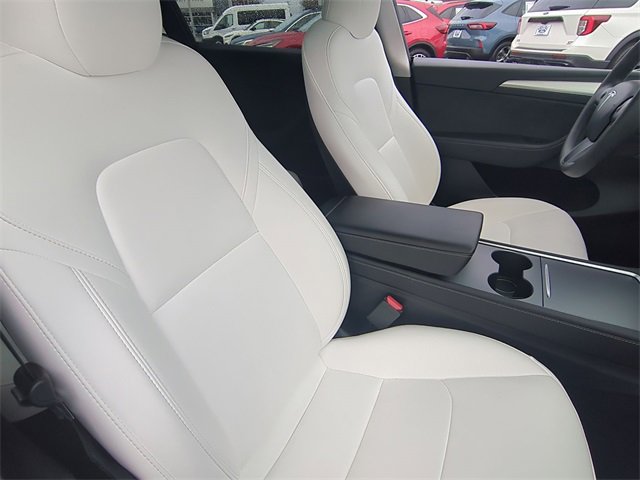 Used 2023 Tesla Model Y Long Range image 34