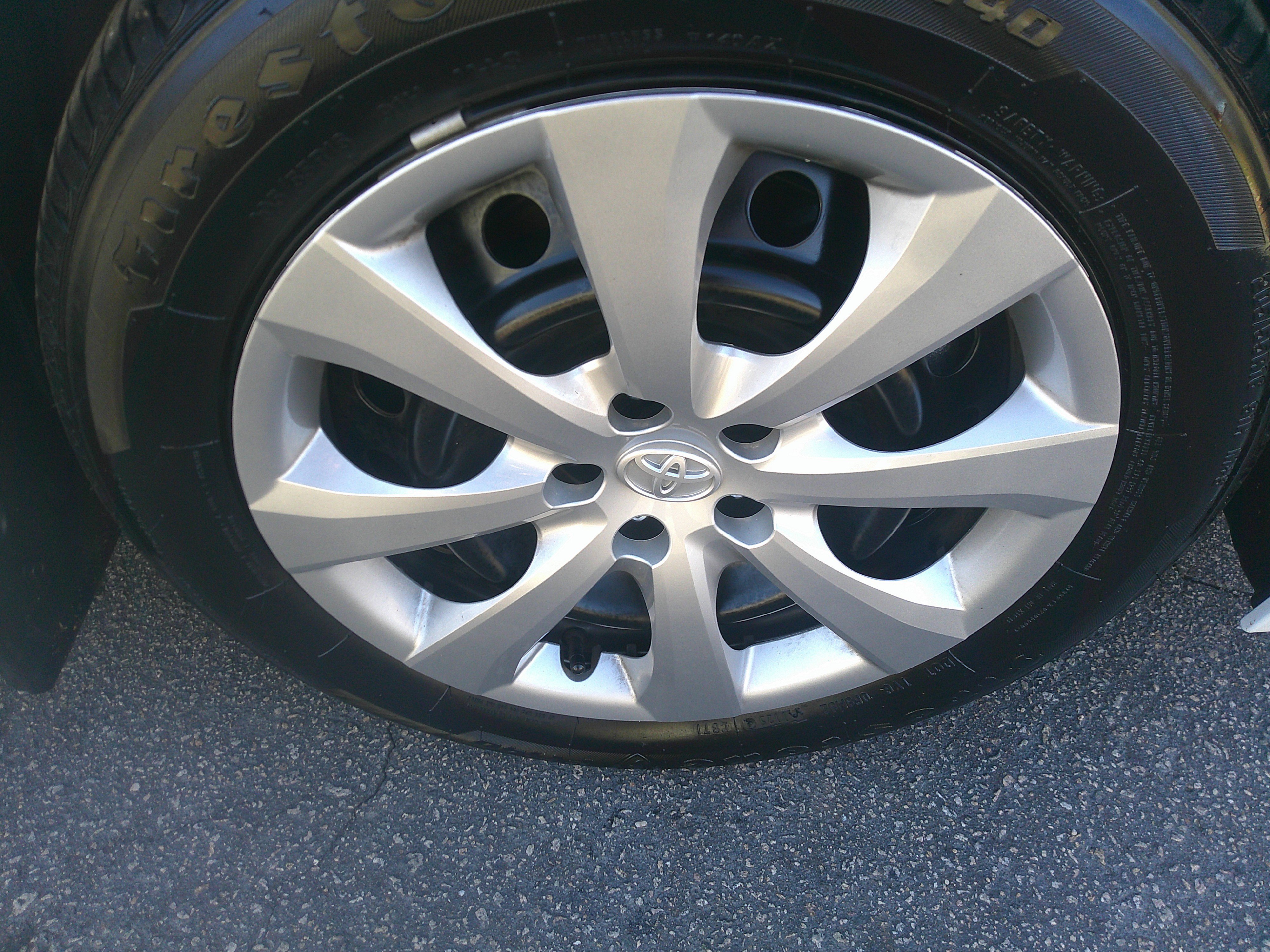 Used 2025 Toyota Corolla LE image 14