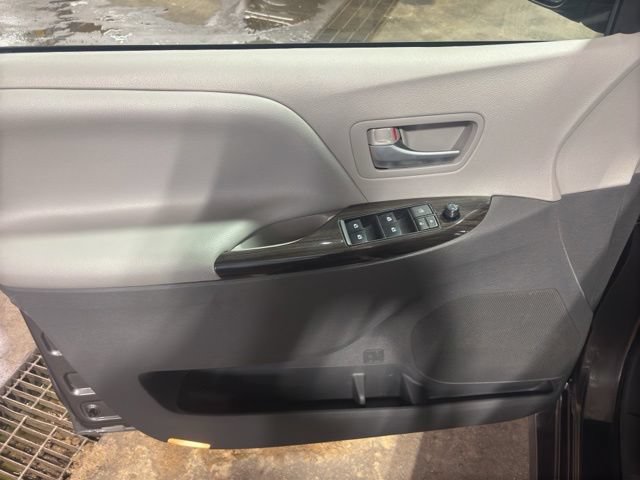 Used 2019 Toyota Sienna XLE Premium w/ Protection Package AWD/4WD image 22