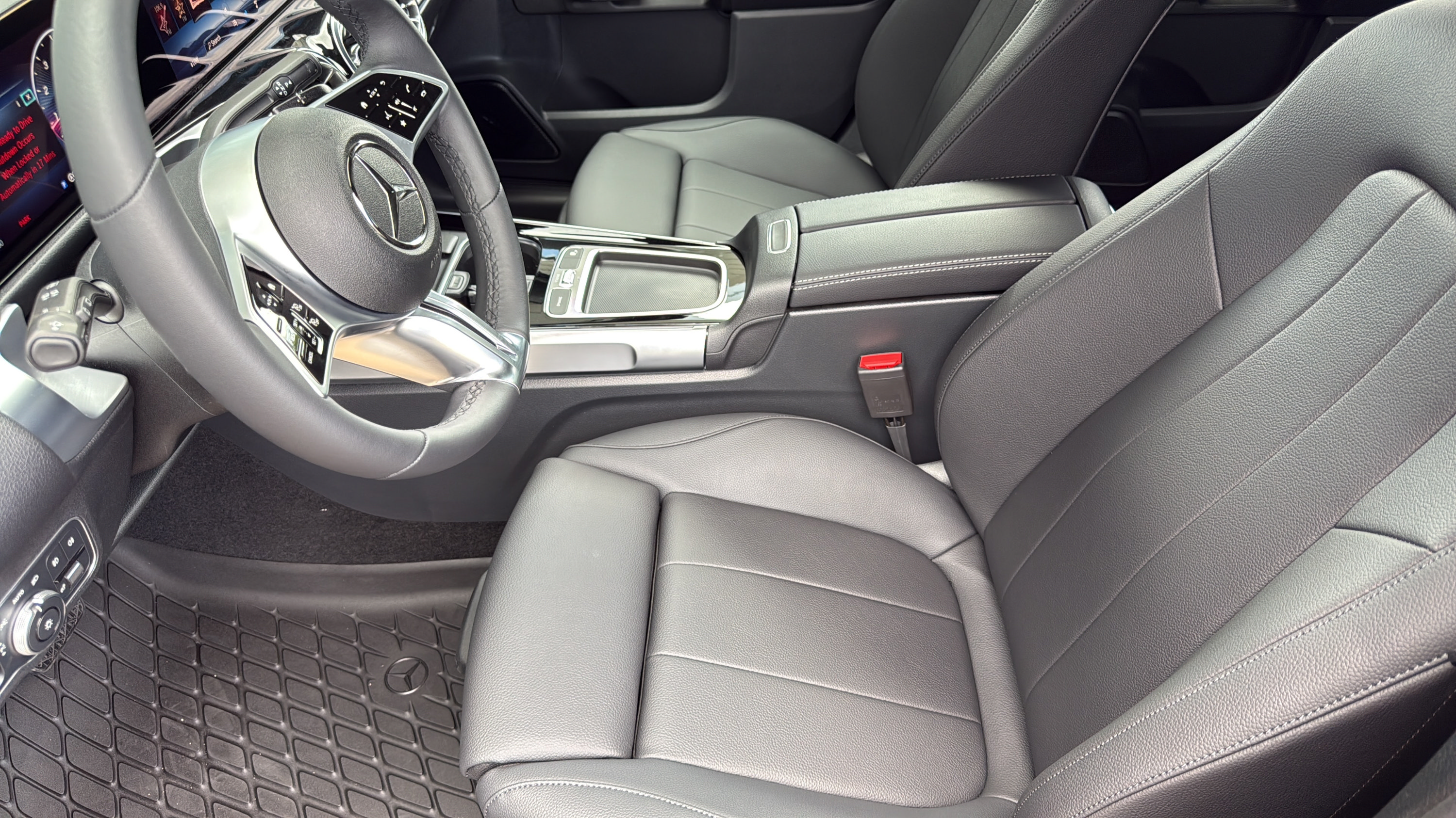 New 2026 Mercedes-Benz GLB 250 image 18