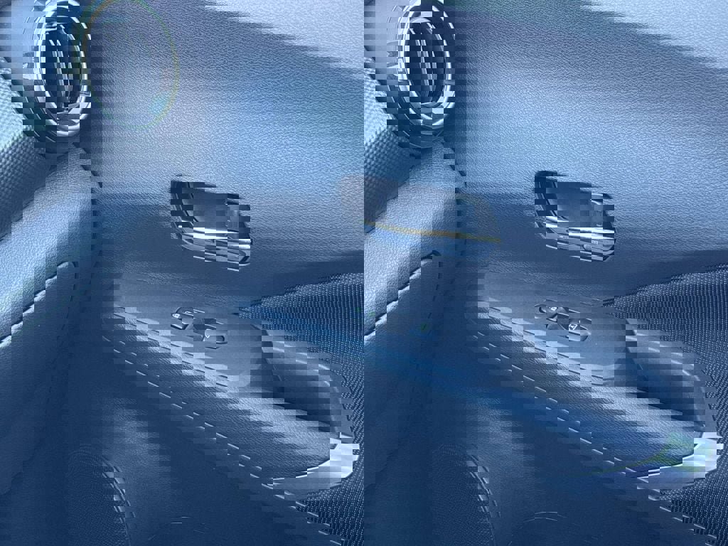 Certified 2023 Nissan Kicks SV image 25