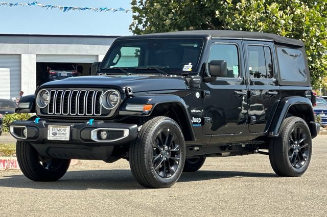 Used 2024 Jeep Wrangler Unlimited Sahara AWD/4WD image 8
