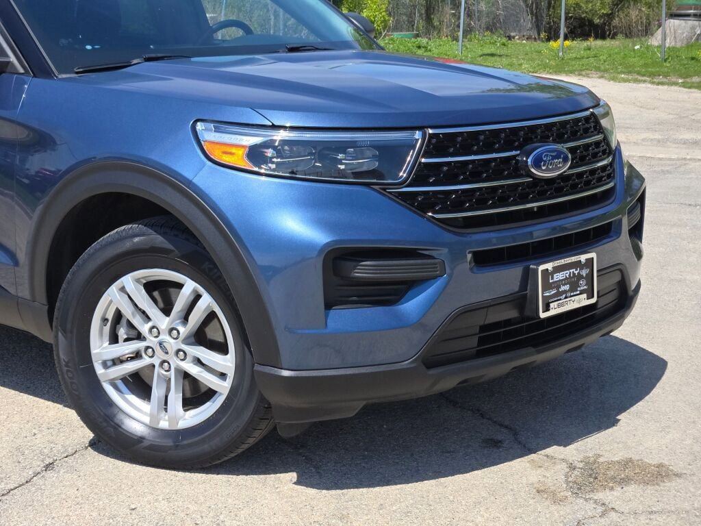 Used 2020 Ford Explorer XLT w/ Comfort Package AWD/4WD image 2