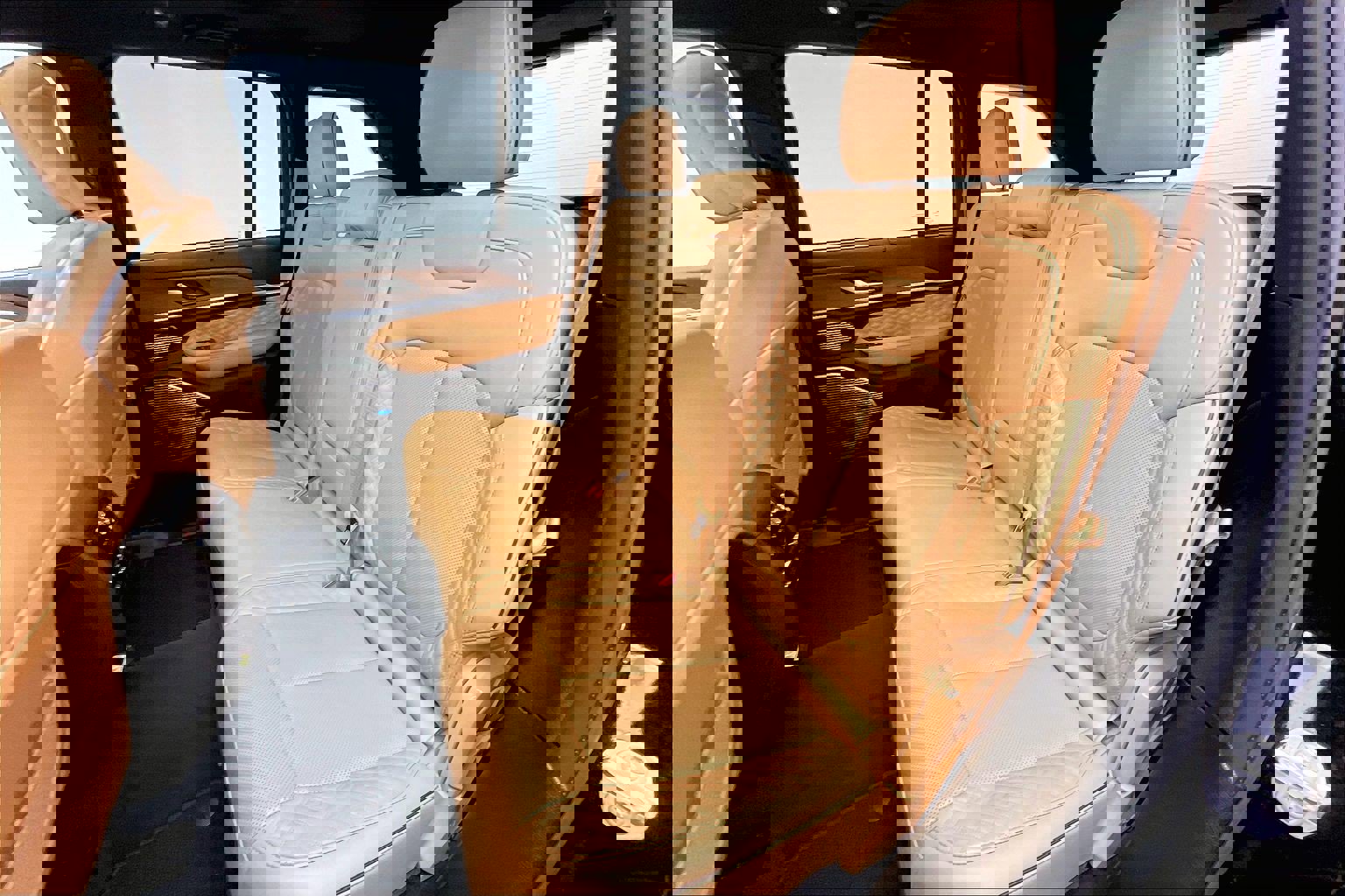 Used 2022 Jeep Grand Cherokee Summit w/ Advanced Protech Group IV AWD/4WD image 19