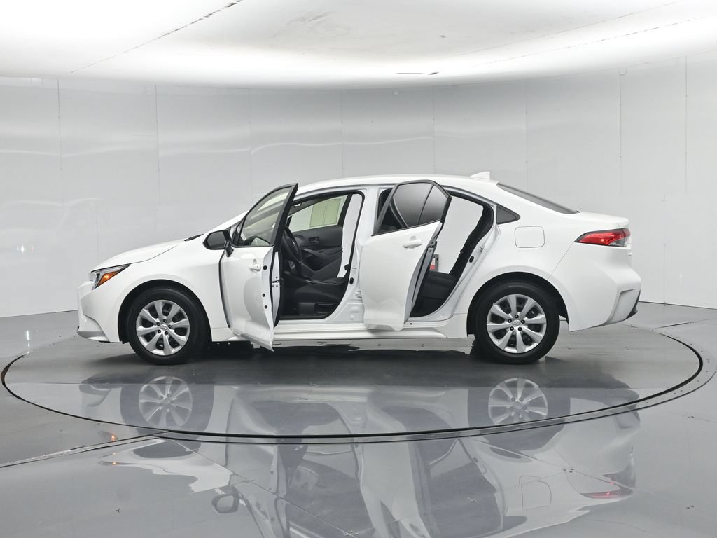 Used 2026 Toyota Corolla LE w/ Carpet Mat Package (TMS) FWD image 34