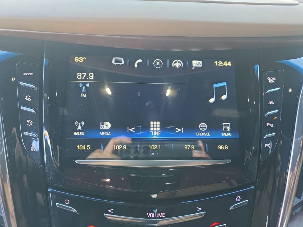 Used 2017 Cadillac Escalade Platinum image 22