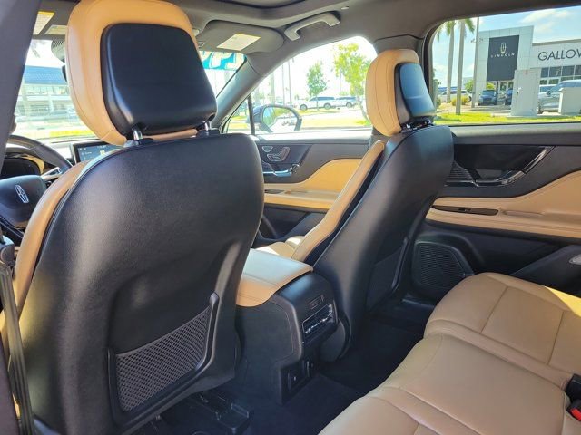 Certified 2022 Lincoln Corsair Reserve w/ Equipment Group 201A image 15