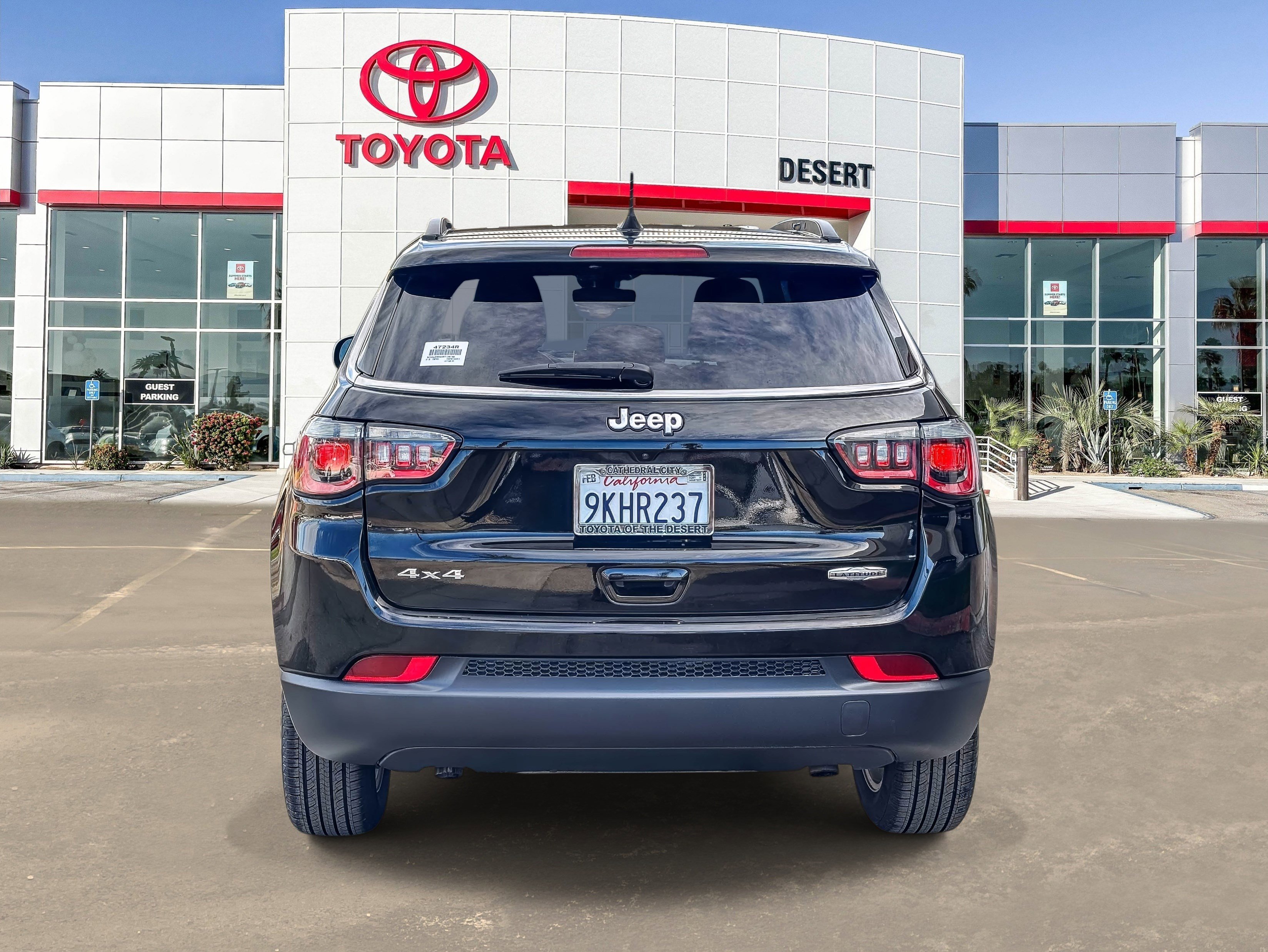 Used 2024 Jeep Compass Latitude image 6