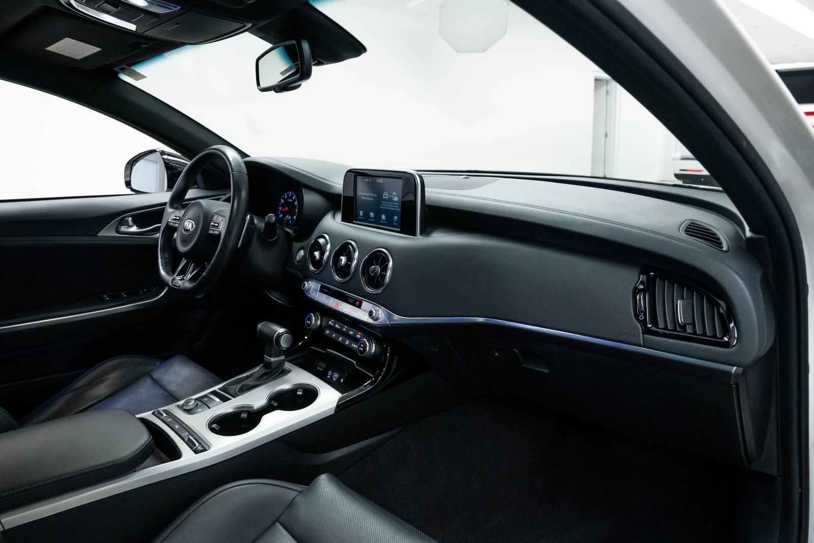 Used 2021 Kia Stinger GT image 25