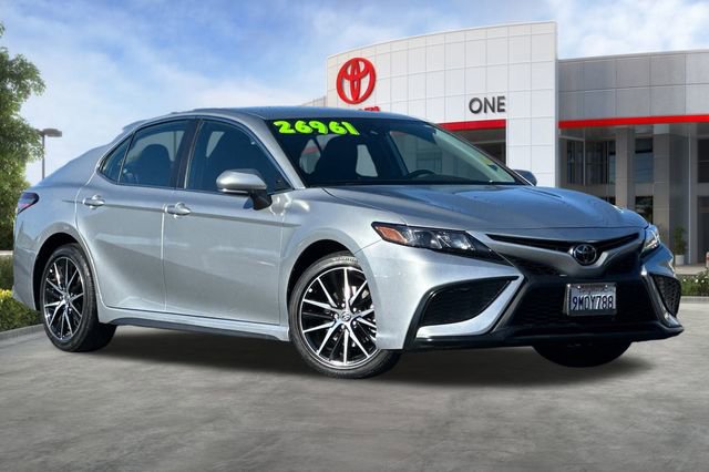 Used 2024 Toyota Camry SE w/ Blackout Package (TMS) image 2