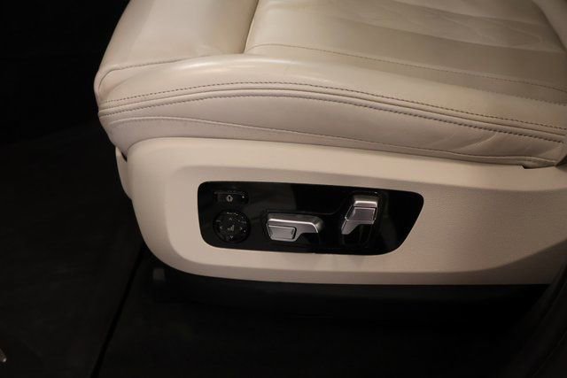 Used 2022 BMW X7 xDrive40i w/ Executive Package AWD/4WD image 13
