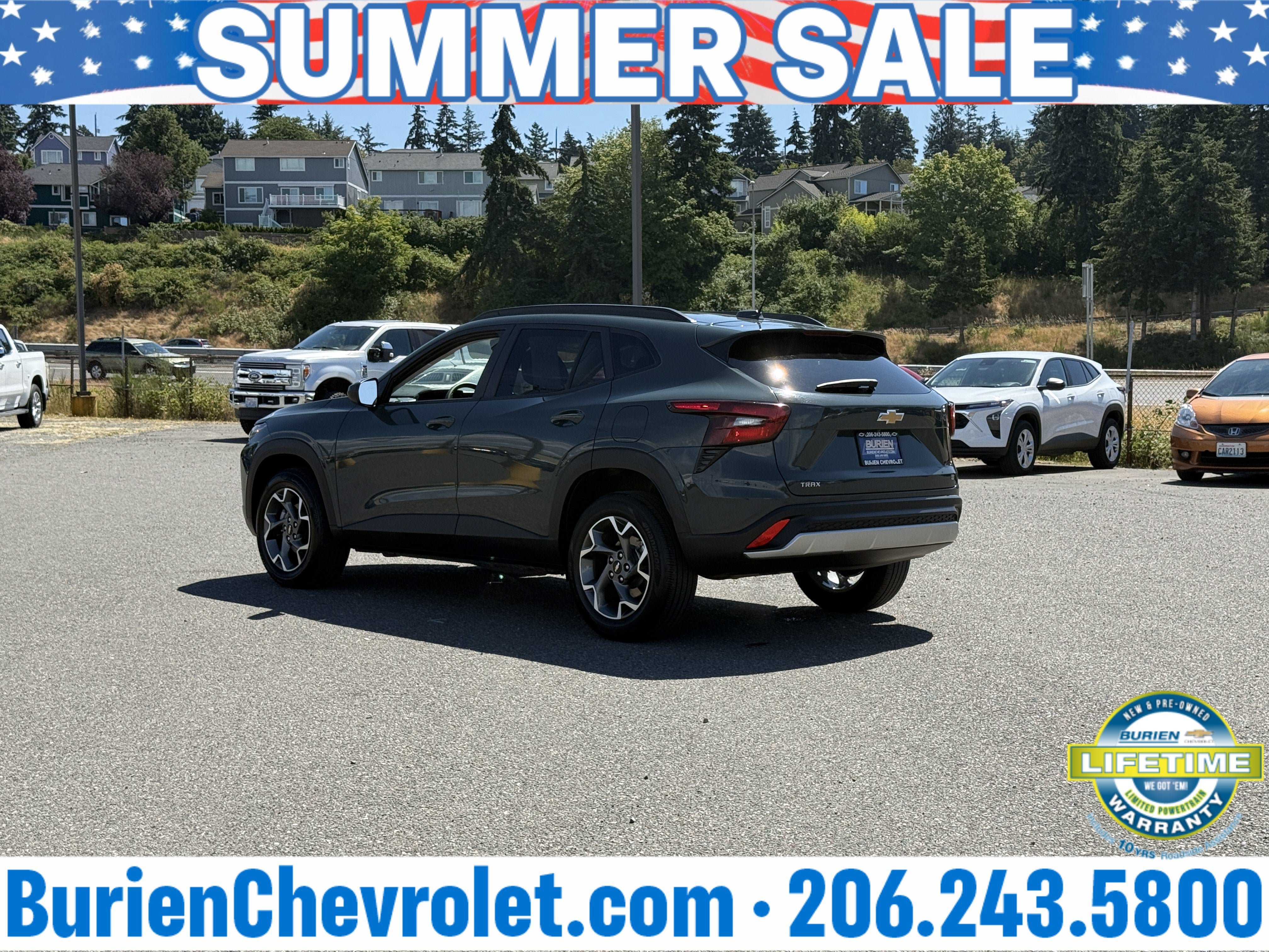 Used 2025 Chevrolet Trax LT FWD image 41