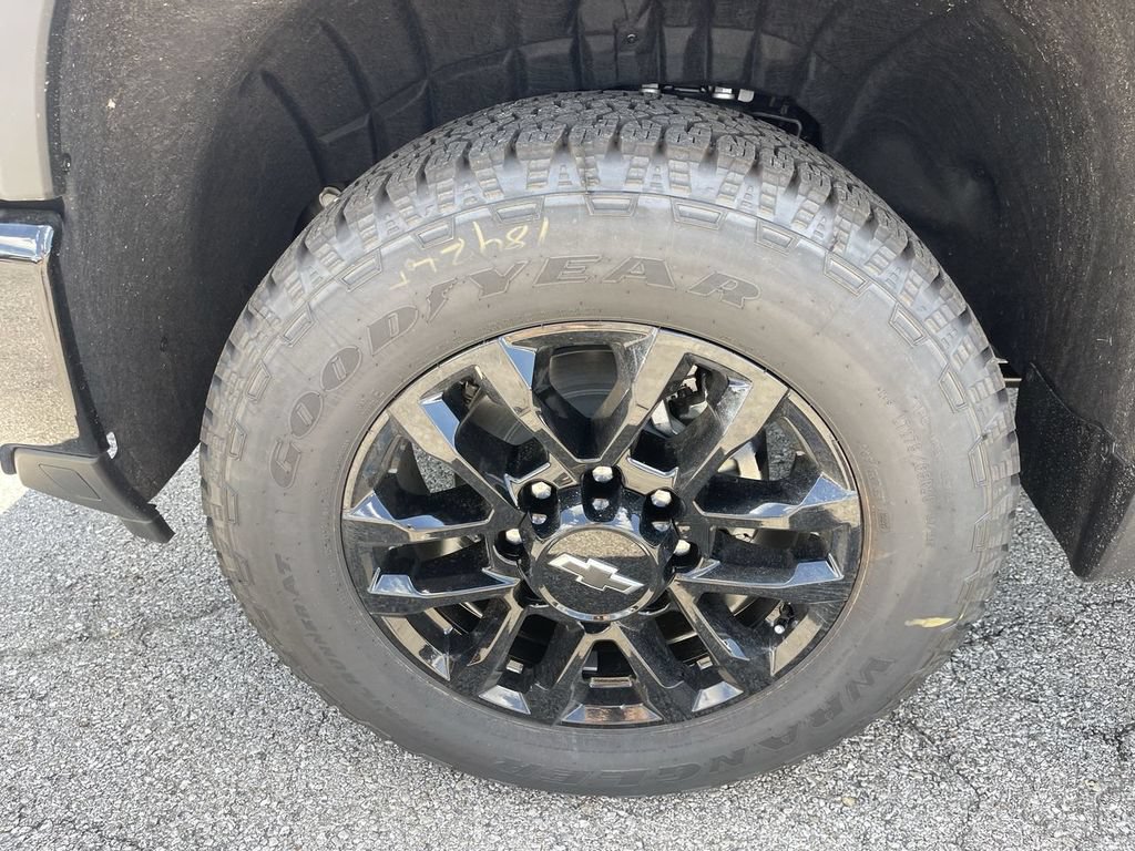 New 2026 Chevrolet Silverado 2500 Custom w/ Custom Value Package AWD/4WD image 10