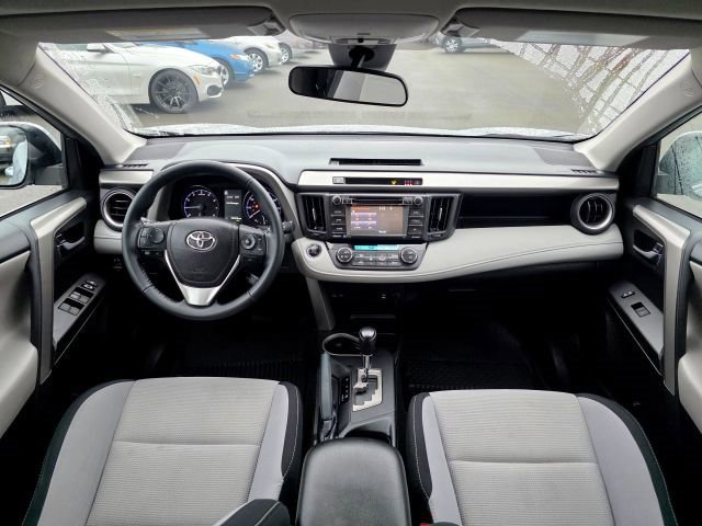 Used 2018 Toyota RAV4 XLE image 9