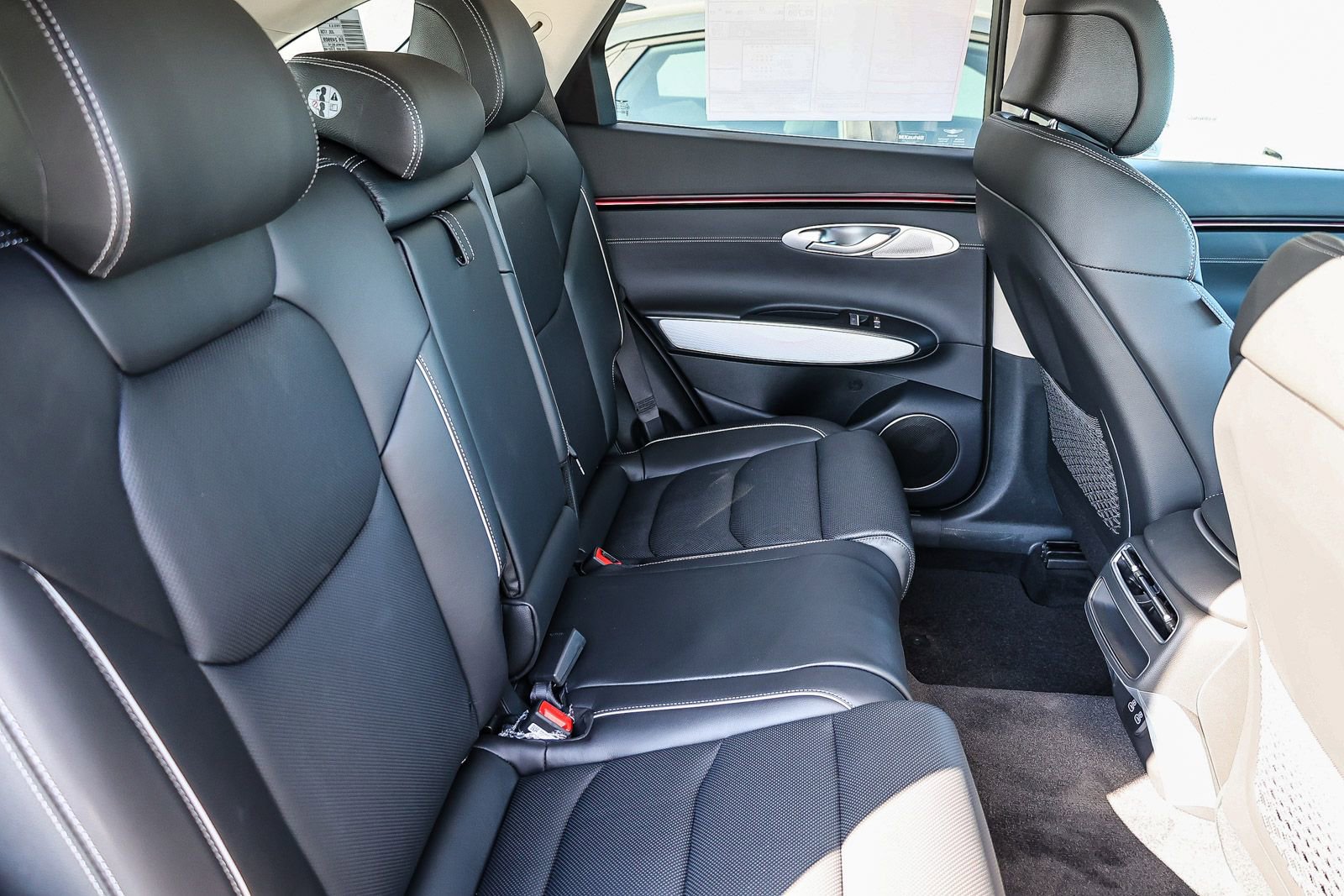 Used 2026 Genesis GV70 2.5T Advanced image 18