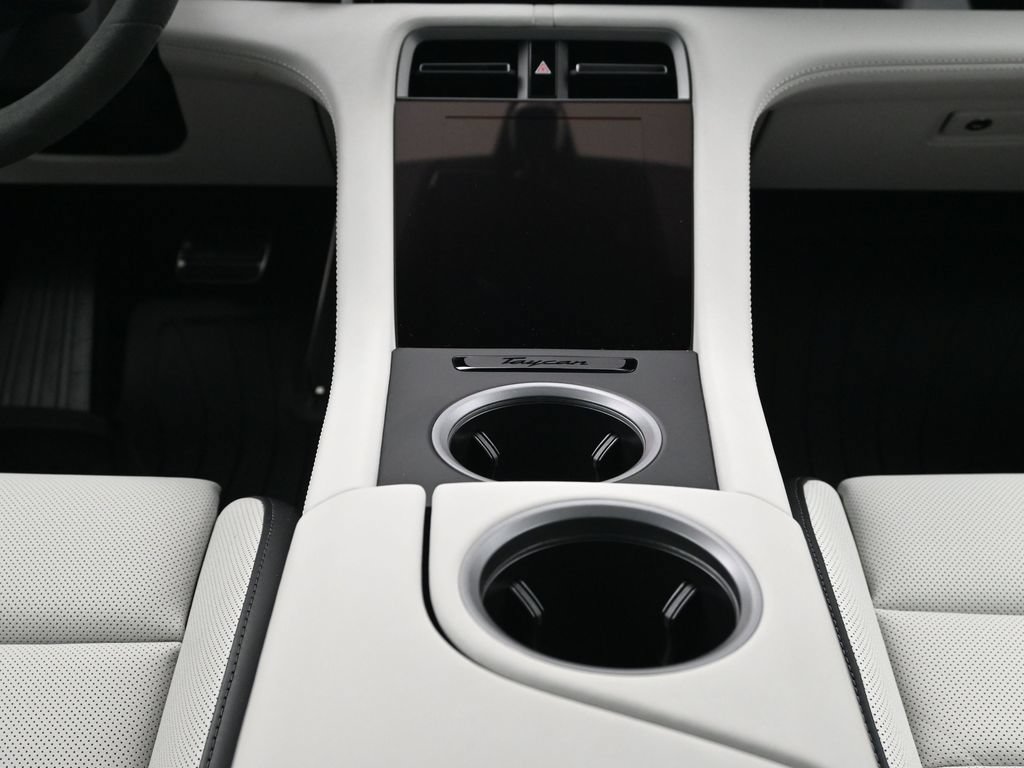 New 2026 Porsche Taycan GTS AWD/4WD image 10