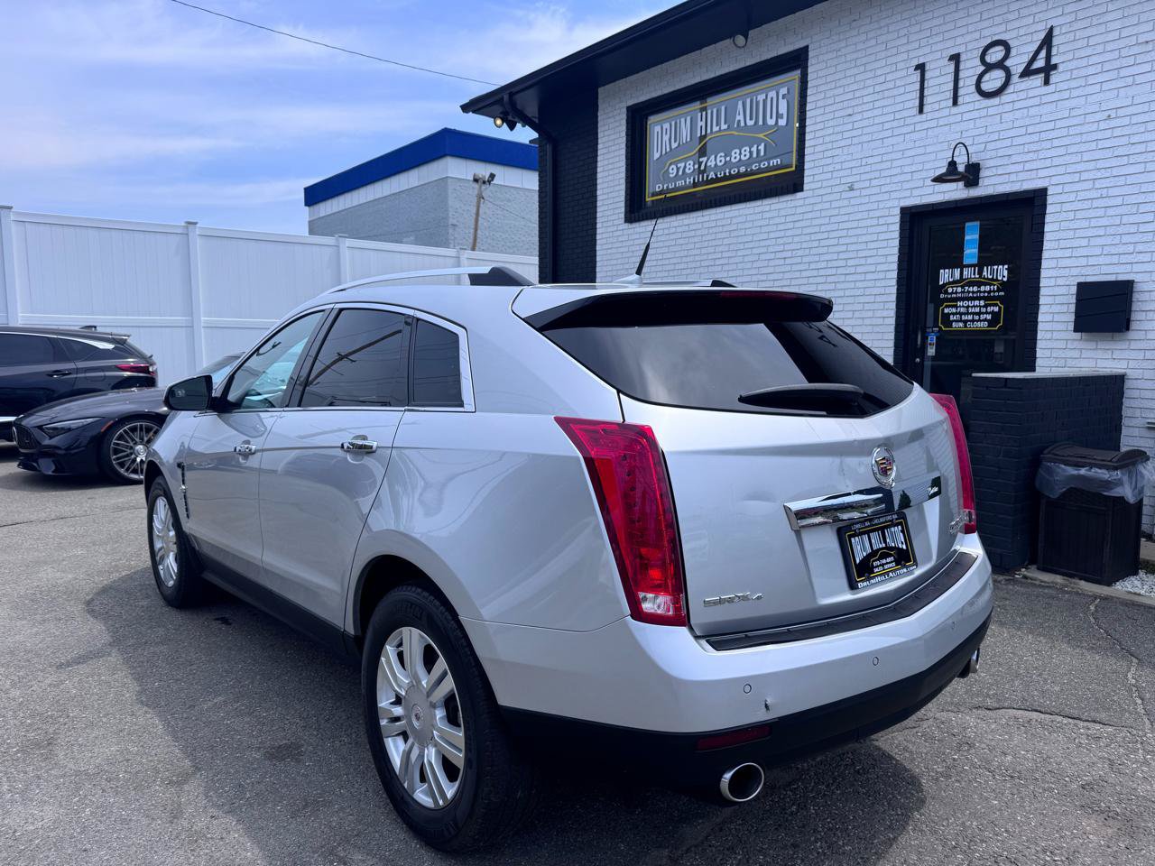 Used 2011 Cadillac SRX Luxury AWD/4WD image 3