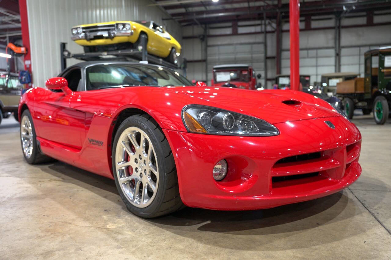 Used 2004 Dodge Viper SRT-10 RWD image 24