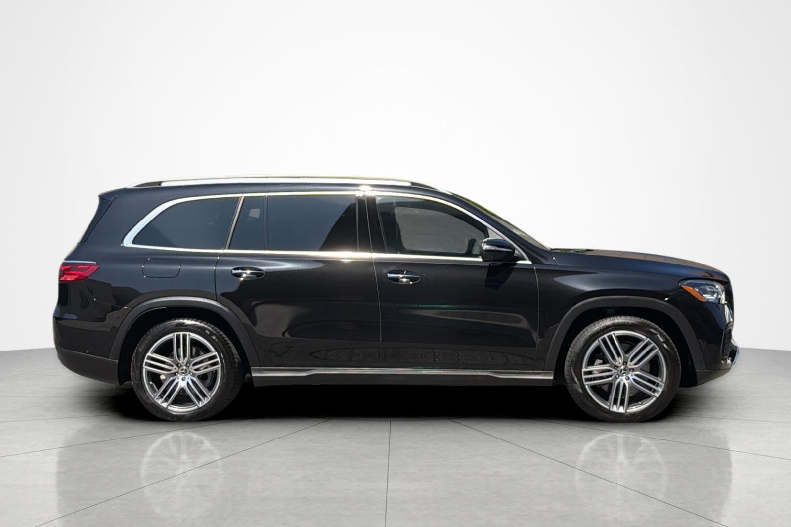 Used 2026 Mercedes-Benz GLS 450 4MATIC image 6