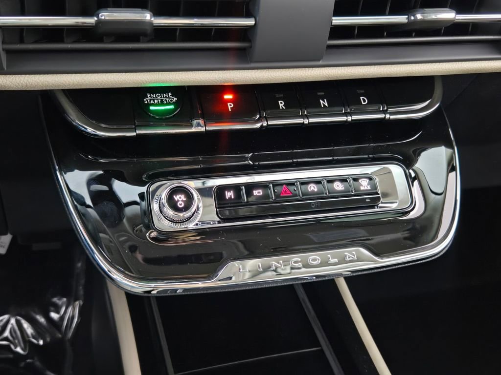New 2026 Lincoln Corsair Premiere image 21