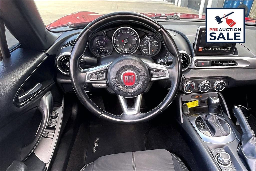 Used 2018 FIAT 124 Spider Classica w/ Technology & Siriusxm Group RWD image 5