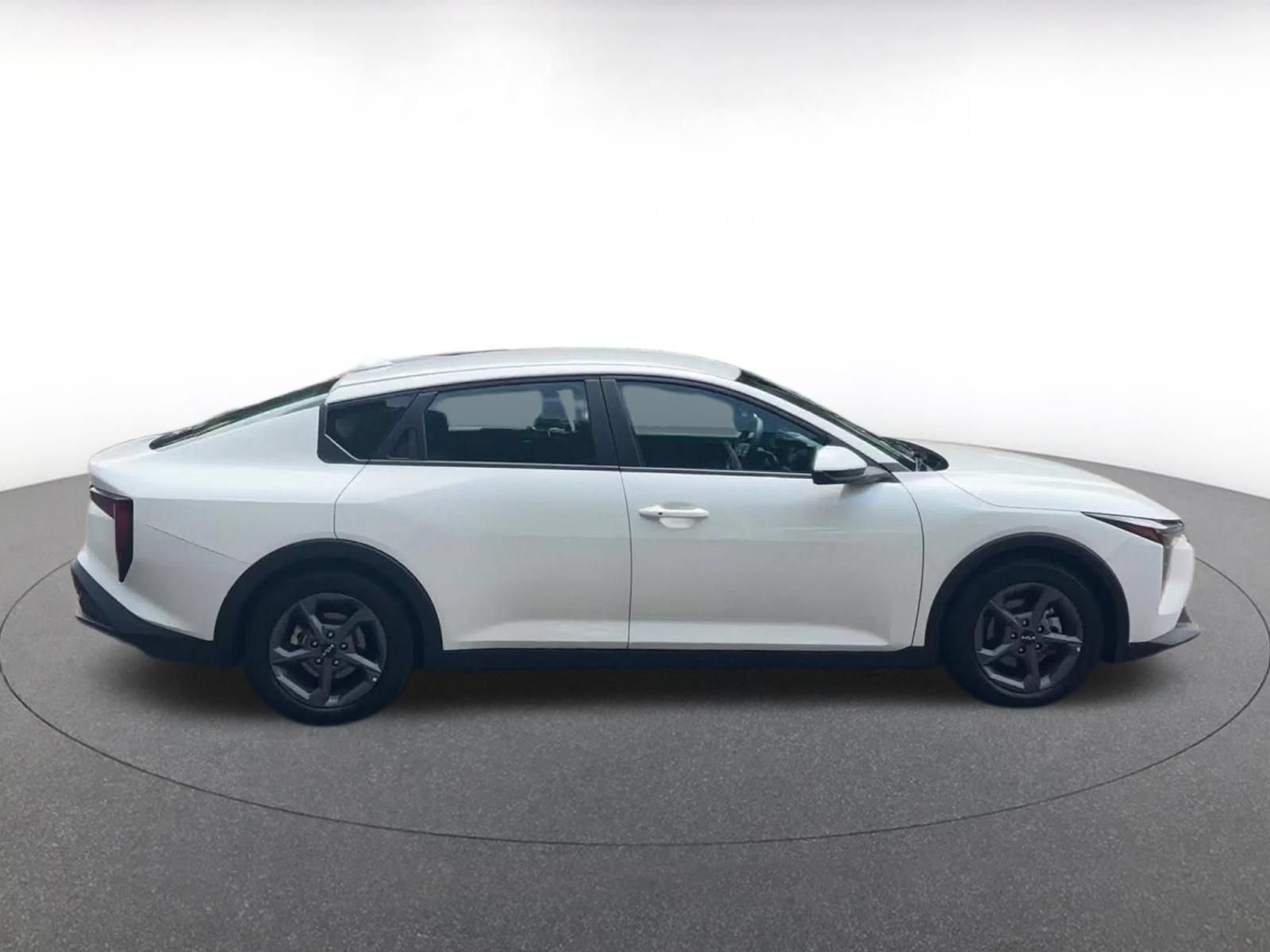 Used 2026 Kia K4 FWD image 16