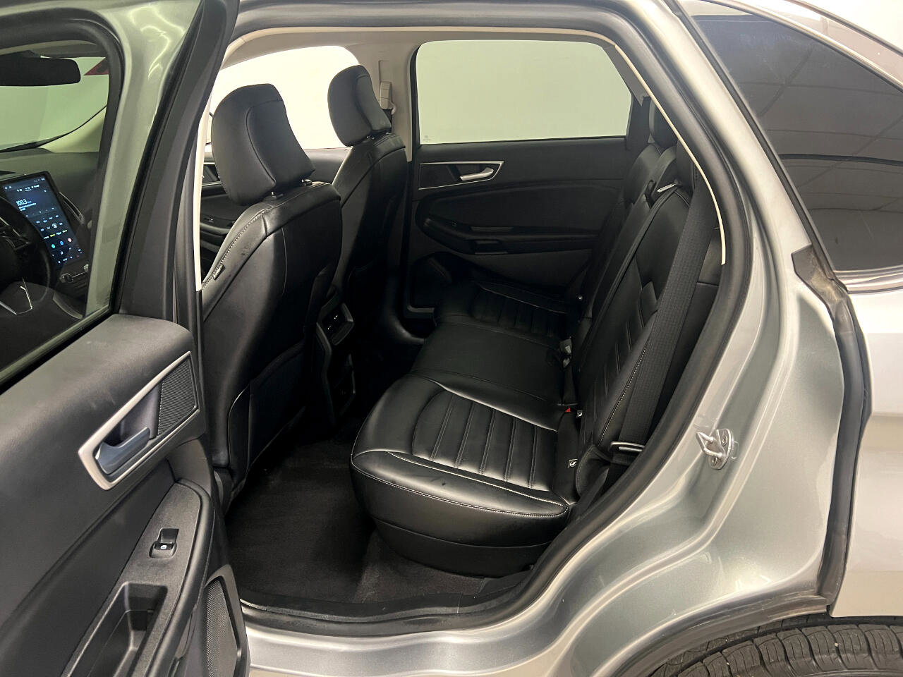 Used 2024 Ford Edge SEL image 25