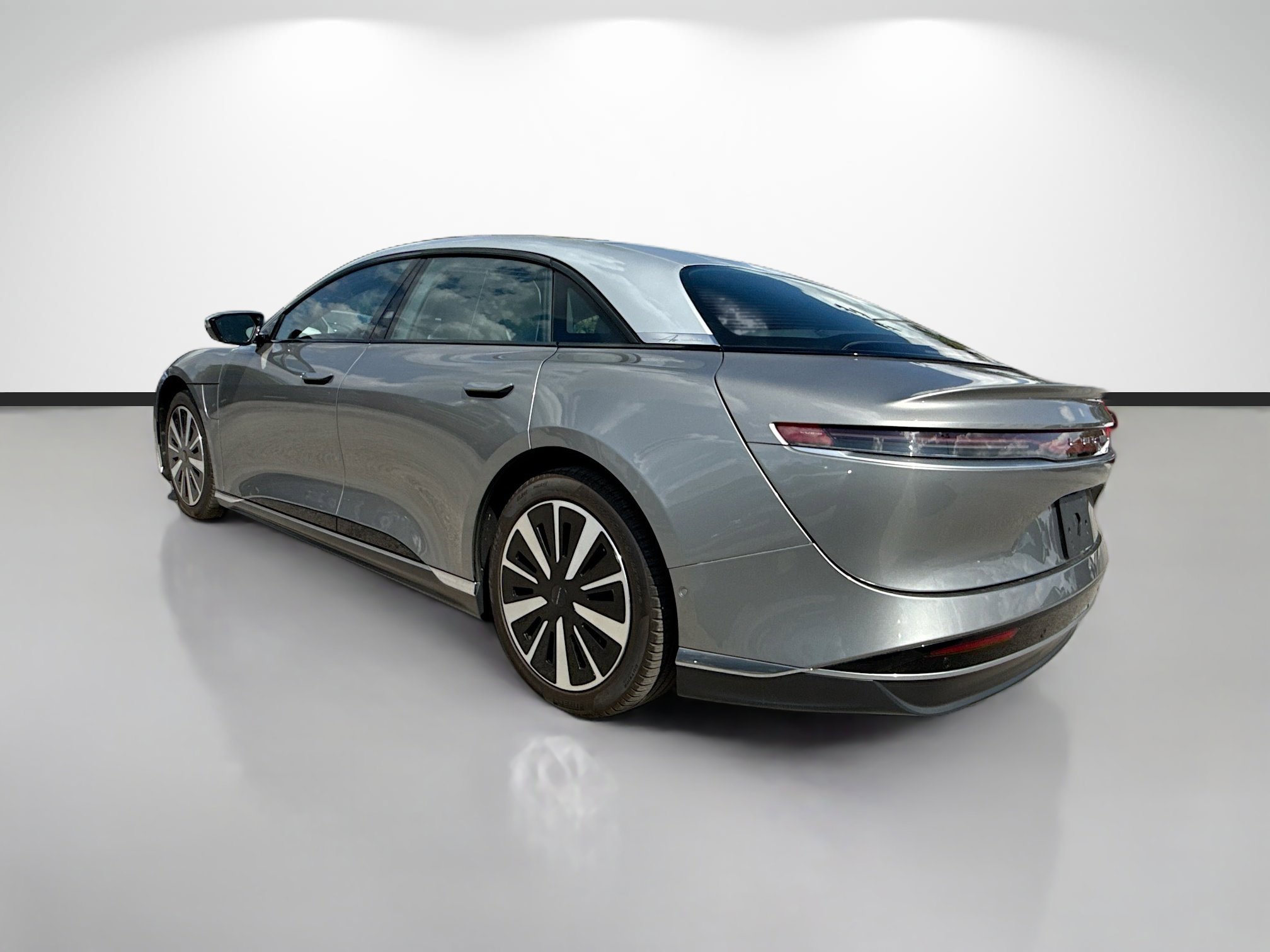 Used 2023 Lucid Air Grand Touring AWD/4WD image 3
