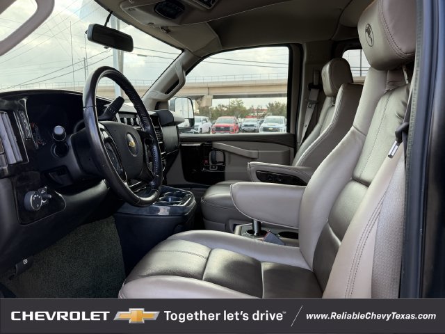 Used 2018 Chevrolet Express 2500 Extended w/ Enhanced Convenience Package RWD image 34