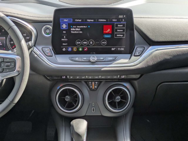 Used 2023 Chevrolet Blazer LT FWD image 19