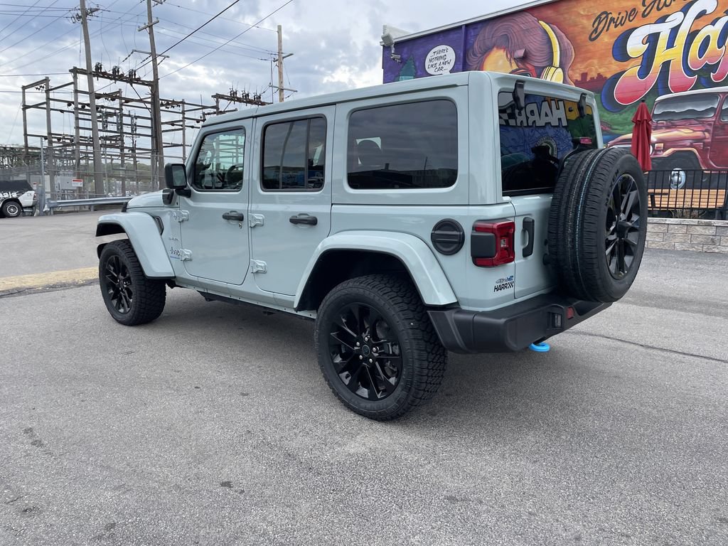 Used 2024 Jeep Wrangler Unlimited Sahara AWD/4WD image 3