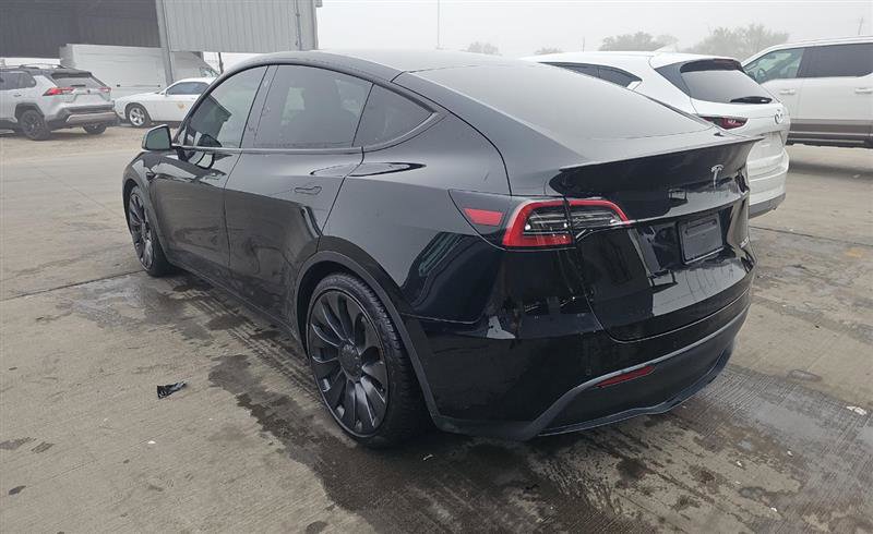 Used 2021 Tesla Model Y Performance image 10