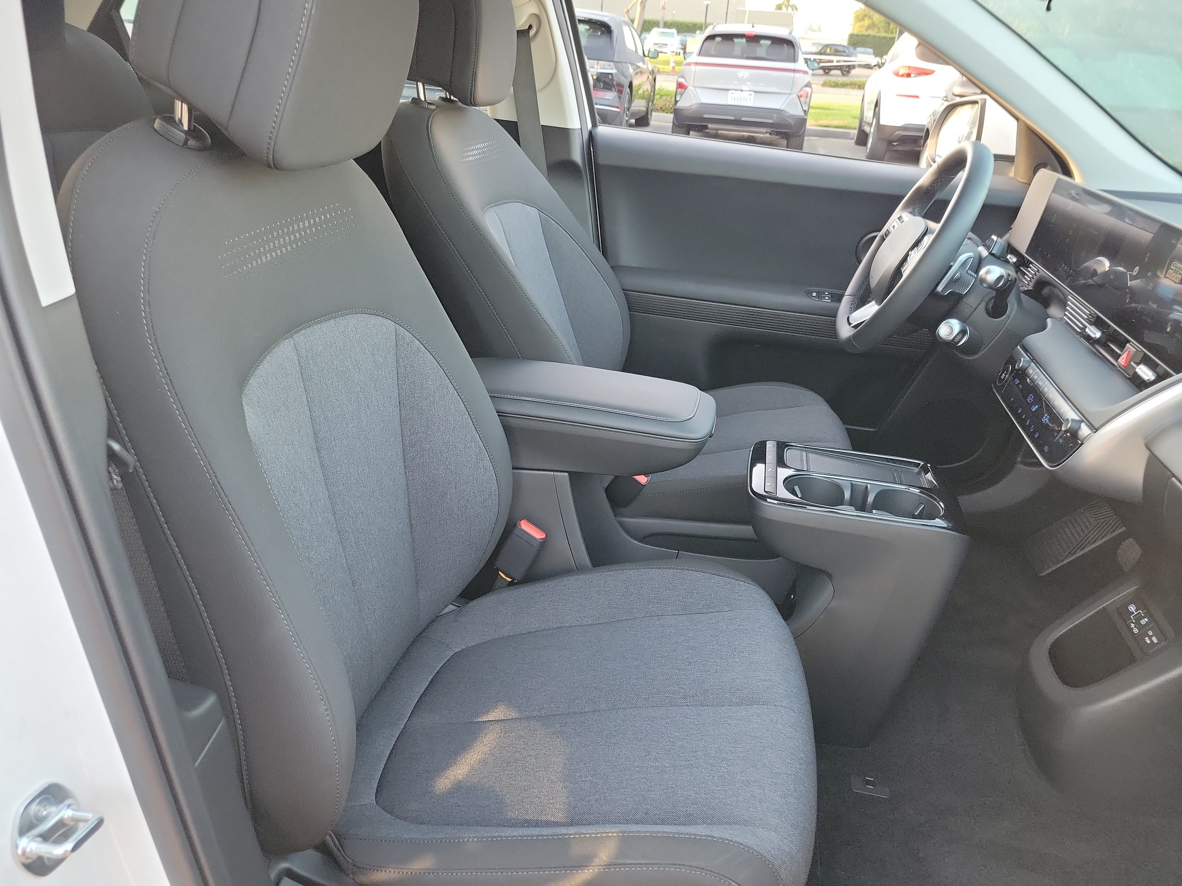 Certified 2025 Hyundai Ioniq 5 SE RWD image 21