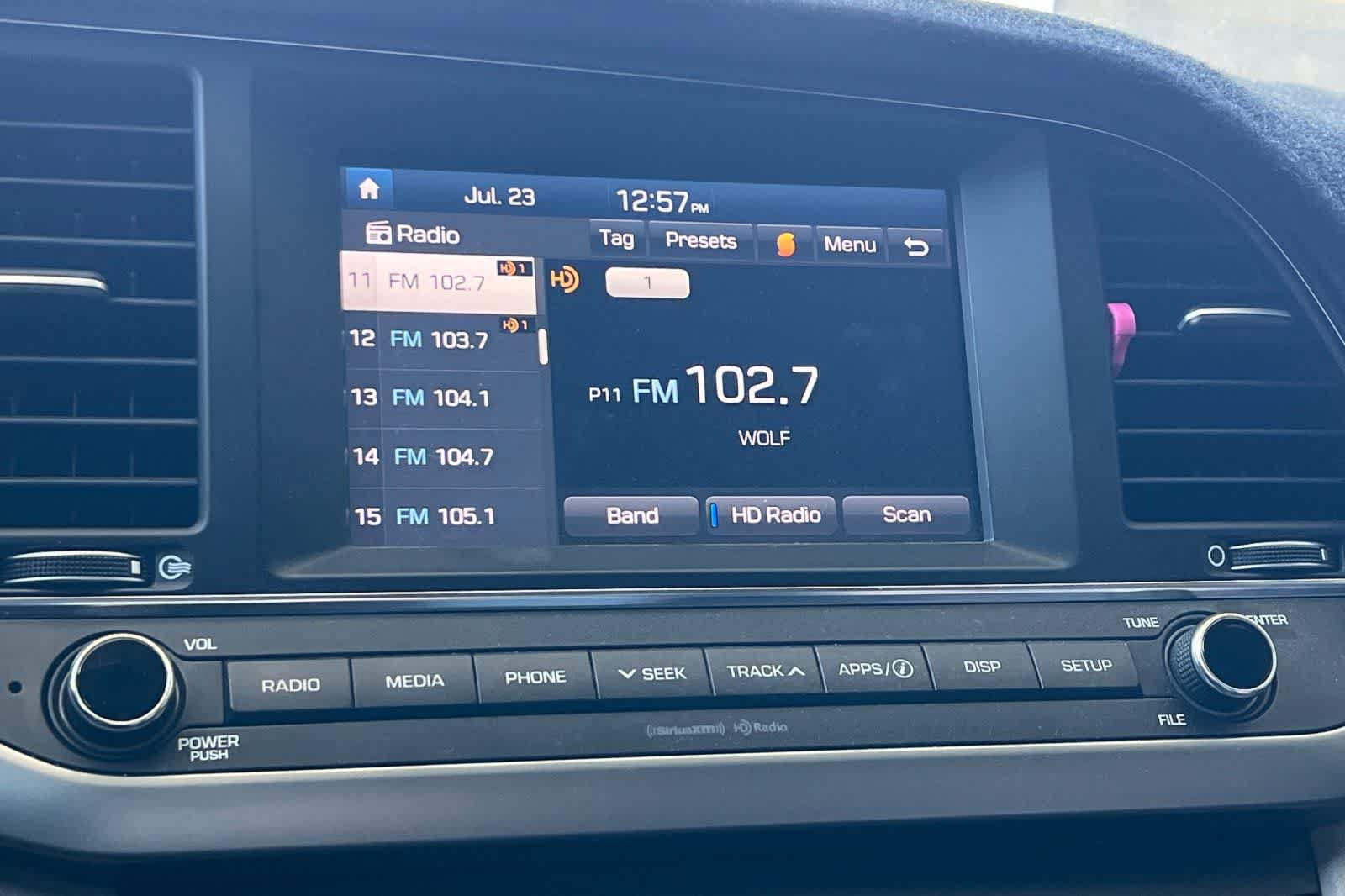 Used 2017 Hyundai Elantra SE FWD image 19