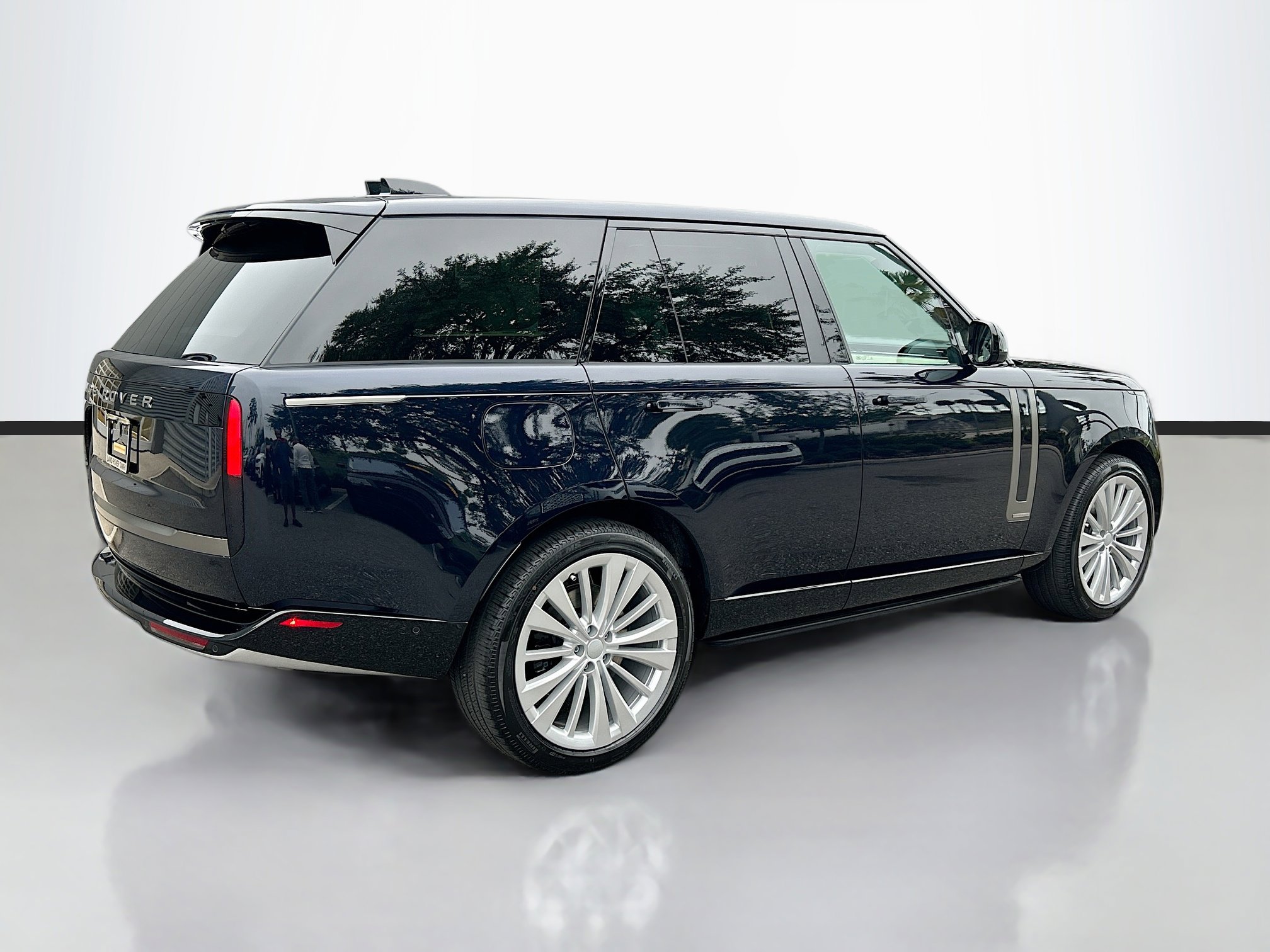 New 2025 Land Rover Range Rover Autobiography image 4