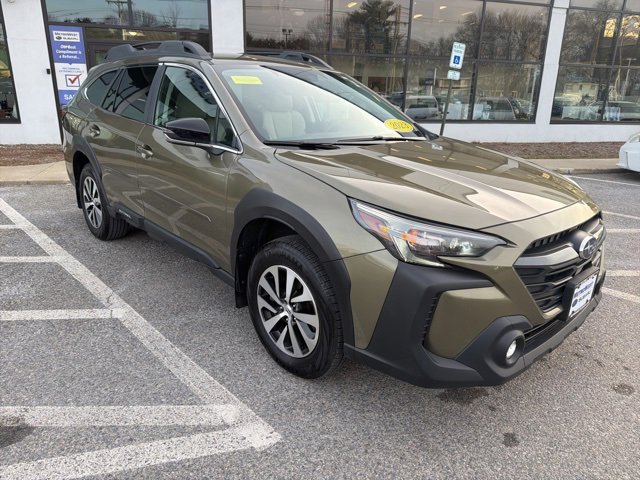 Used 2024 Subaru Outback Premium image 11
