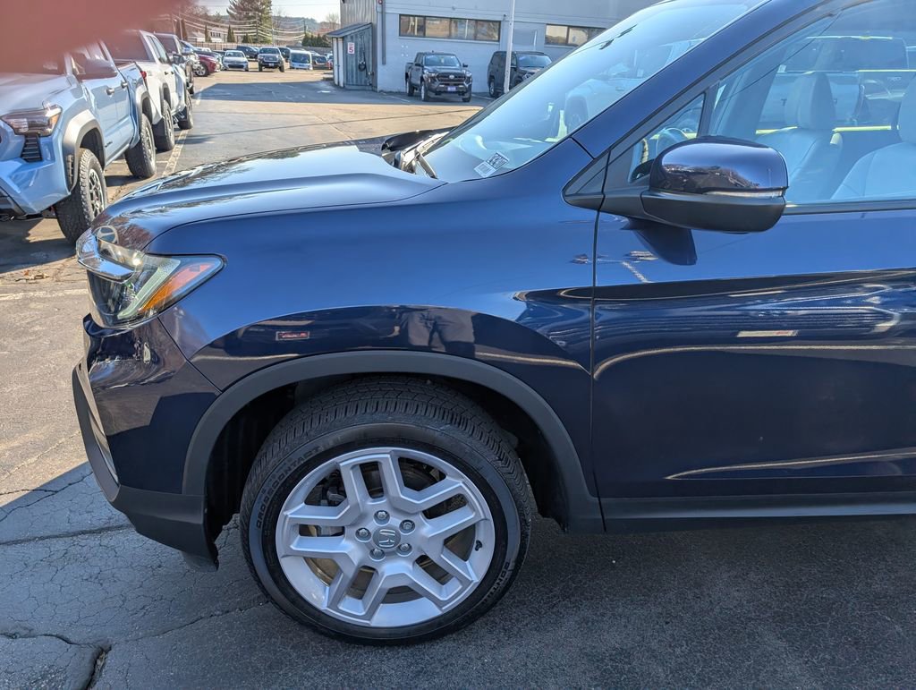 Used 2024 Honda Passport EX-L image 2