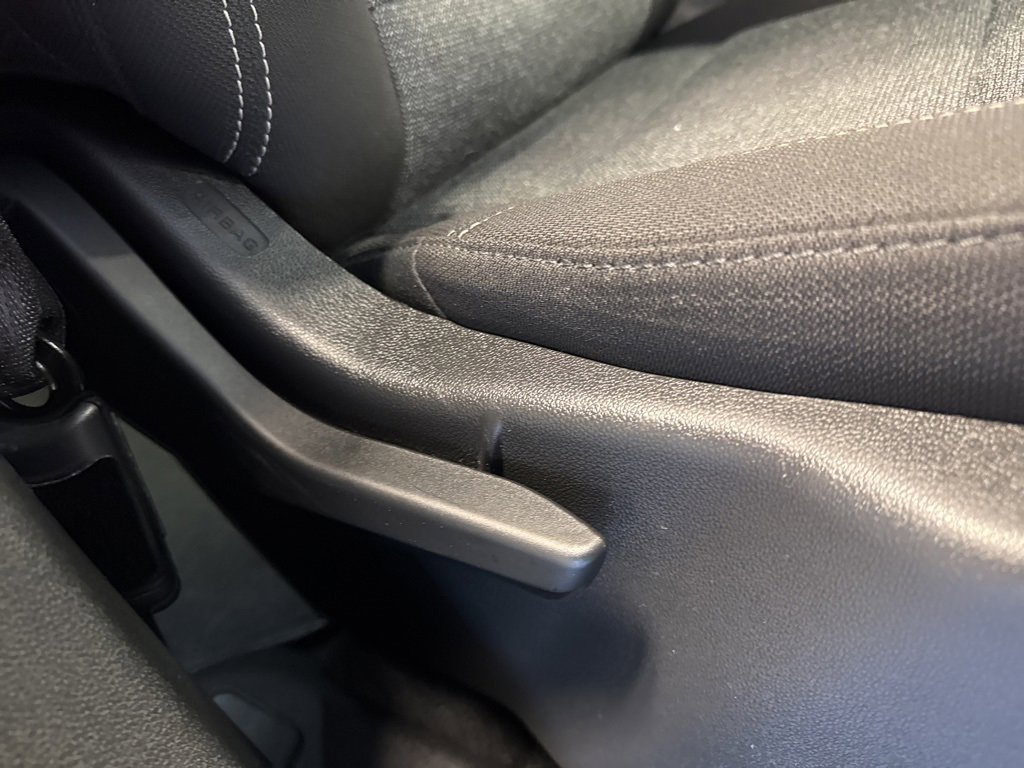 Used 2025 GMC Acadia Elevation image 31